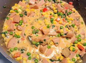 Svéd 🇸🇪 "Mindentbele" krinolin tejszínnel "Falukorvgryta" recept fotója