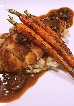 A picture of Chicken Marsala.