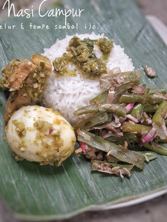 Foto resep Nasi Campur Telur & Tempe Sambal Ijo