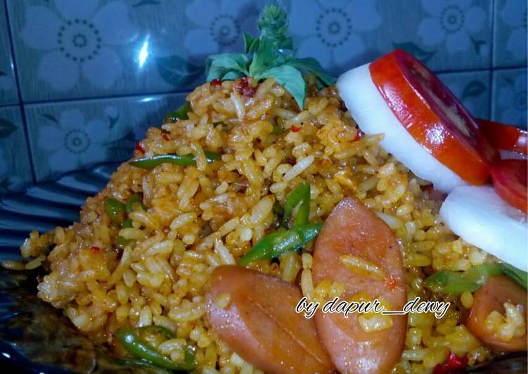 Resep Nasi goreng sosis oleh Dapur Dewy - Cookpad