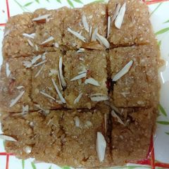 A picture of Ghee ke mawa ki burfi.