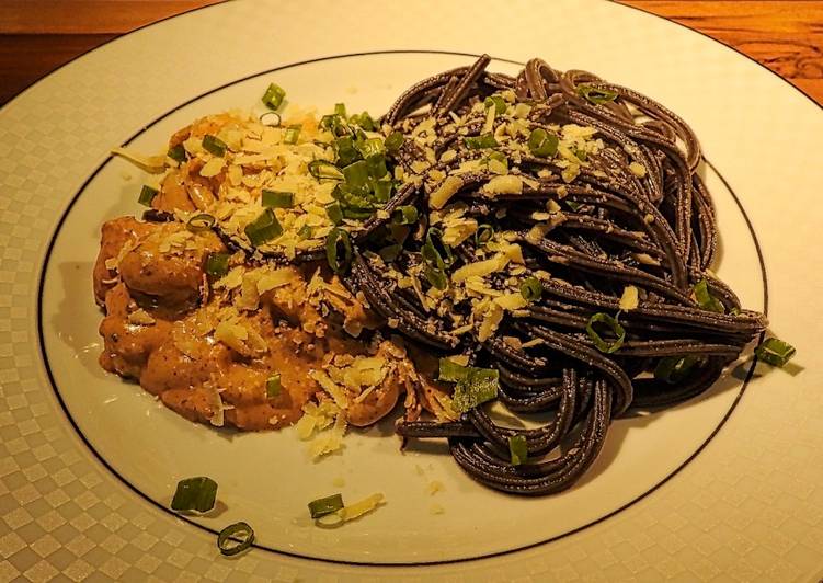 # 193-Spaghetti al Nero di Seppia ao molho de frutos do mar e Lingue ao
molho vegetal - Gozhowgos