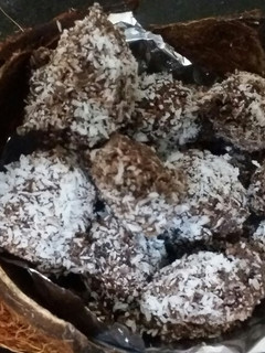 A picture of Coconut Dates Chocolate.