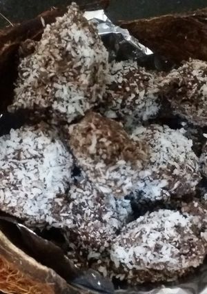 A picture of Coconut Dates Chocolate.