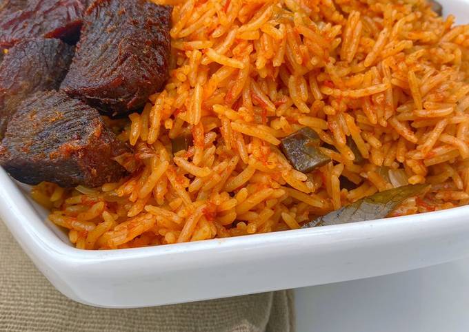 How to cook Smoky Party Jollof Rice for 100 people (Step-by-step) - The  Pretend Chef