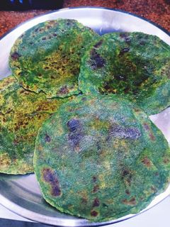 मेथी पराठा (Methi paratha recipe in hindi) रेसिपी मुख्य फोटो
