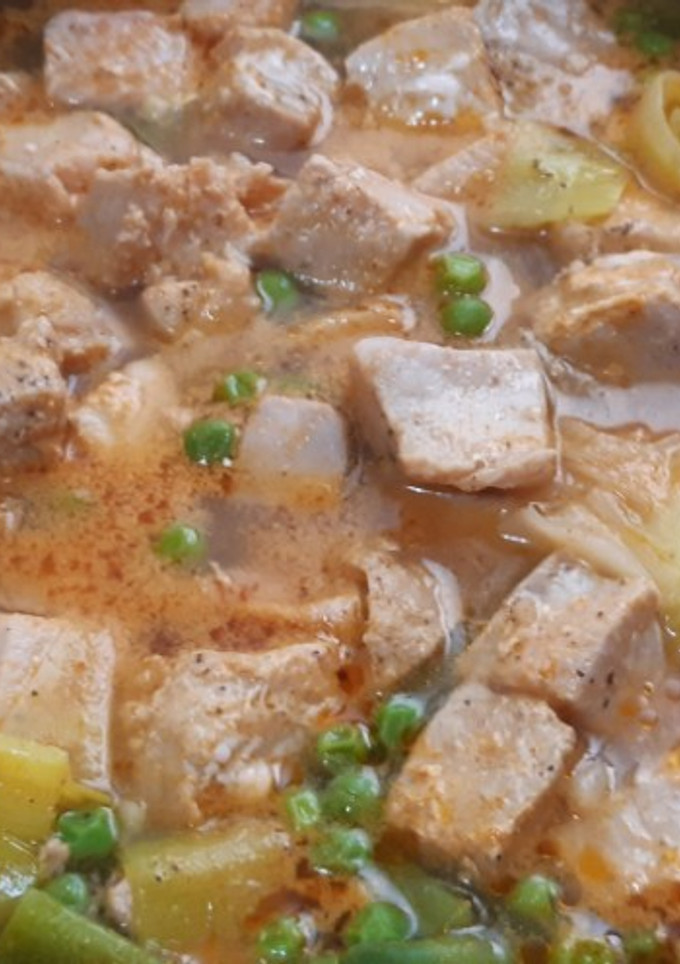 Una foto de Guiso de atún con verduras