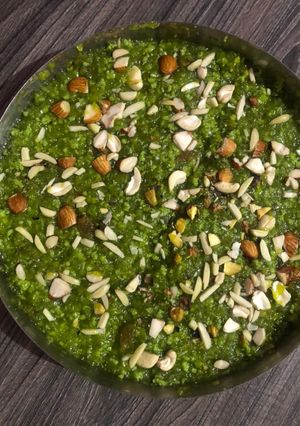 દૂધી નો હલવો(dudhi no halvo recipe in gujarati) રેસીપી મુખ્ય ફોટો