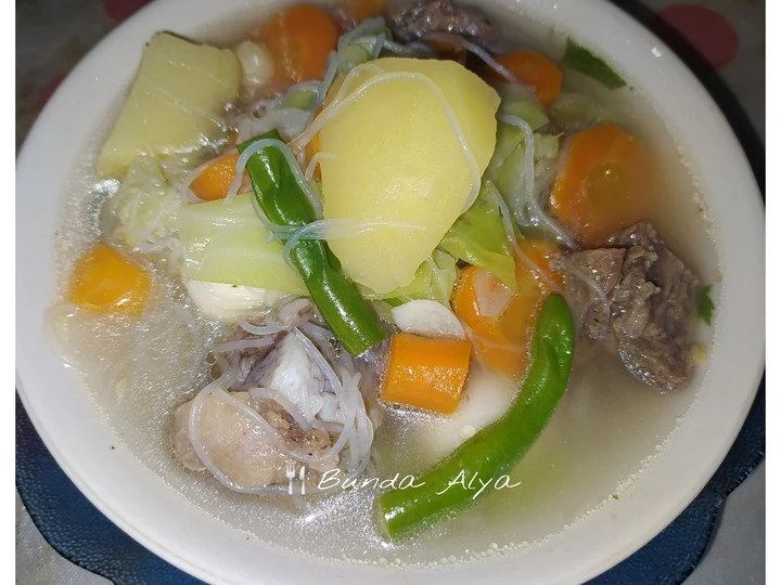 Cara Gampang Membikin Resep Sup Tulang Sapi yang Lezat Sekali Anti Ribet, Uenak Banget