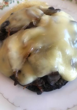 Una foto de Portobellos con frijoles