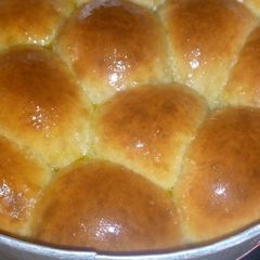 Soft and fluffy dinner rolls A picture of Soft and fluffy dinner rolls.