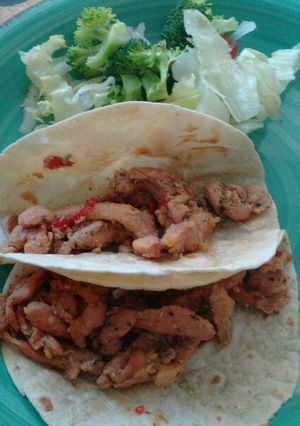 Una foto de Fajitas de pollo.ॐ