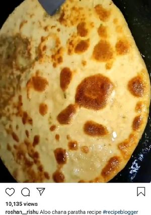 A picture of Aloo Chana Paratha.