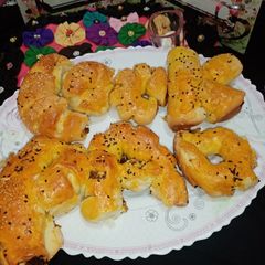 A picture of Cookpad beef mince bread in pateela.