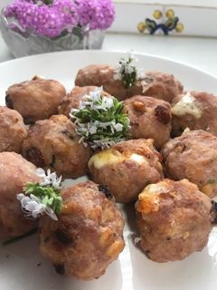 Una foto de Albóndigas de carne de salchicha con queso (en airFryer)