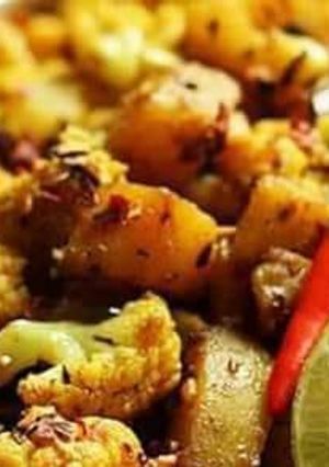 A picture of Gobhi masala chat.