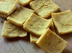 Una foto de Galletas tipo crackers de garbanzos