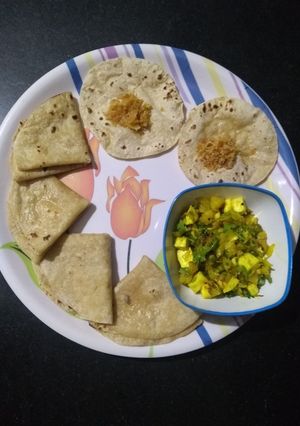 ફુલકા રોટી (Fulka Roti Recipe In Gujarati) રેસીપી મુખ્ય ફોટો