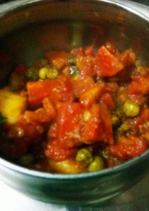 गाजर आलू (Gajar aloo recipe in Hindi) रेसिपी मुख्य फोटो