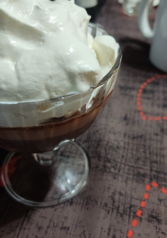 Una foto de Copa de chocolate y nata