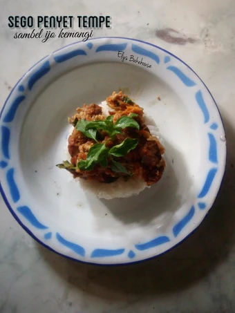 Langkah Gampang Membuat Resep Sego Penyet Tempe sambel ijo kemangi yang Bisa Manjain Lidah Anti Ribet, Bikin Ngiler