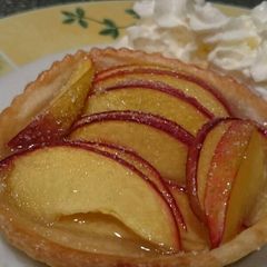 A picture of Easy Peach Tarts.