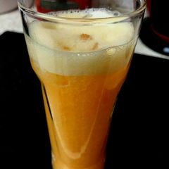 A picture of My Grapefruit & Mango Juice. 🤗.