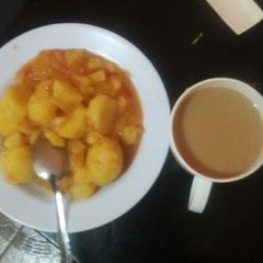 A picture of Matoke served with tea#marathonrecipe.