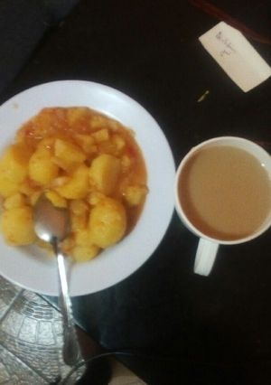 A picture of Matoke served with tea#marathonrecipe.