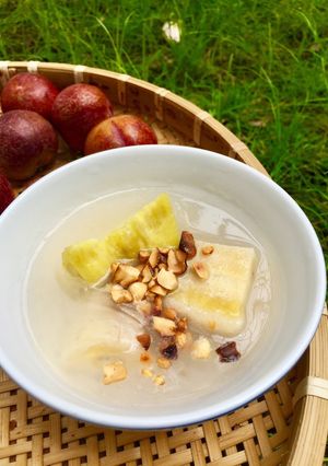 Hình của món Chè chuối khoai lang phiên bản ko nước cốt dừa 😂.