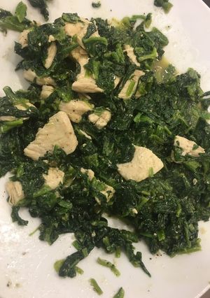 صورة لوصفة سبانخ مع صدور الدجاج 🍵