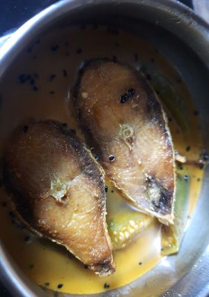 ইলিশ বেগুন ঝোল(Ilish begun jhol recipe in Bengali) রেসিপির প্রধান ছবি