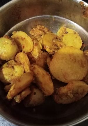 अरबी की सूखी सब्जी (Arbi ki sukhi sabzi recipe in hindi) रेसिपी मुख्य फोटो