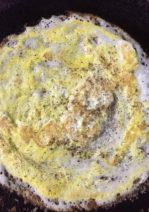A picture of Egg dosa.