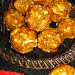 A picture of Jaggery and Dryfruit Ladoos.
