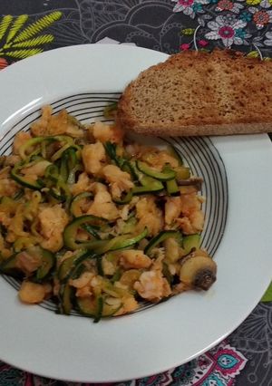 Foto principal de Espaguetis de calabacín con bacalao