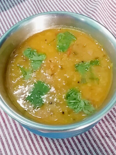 பாசிப்பருப்பு குழம்பு (Pasipparupu Kulambu recipe in tamil) செய்முறை முக்கிய புகைப்படம்