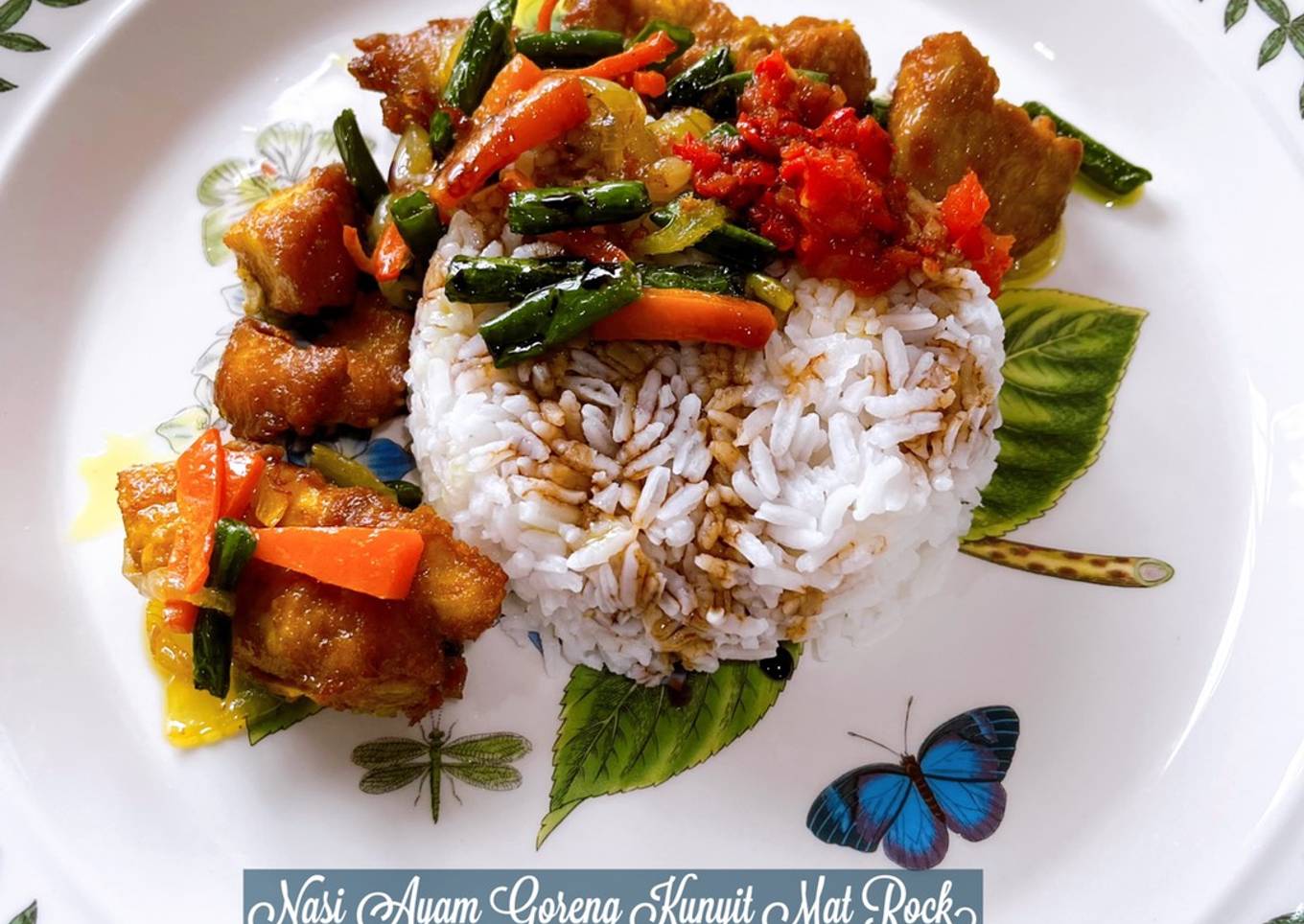 Nasi Goreng Ayam Kunyit