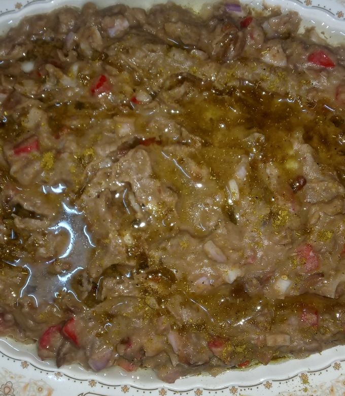 صورة لوصفة فول مصري بالبصل و الطماطم و الجبنة