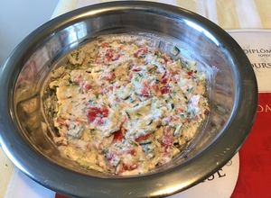 Une photo de Tartinade à la brousse corse, tomates, concombre noa et herbes aromatiques