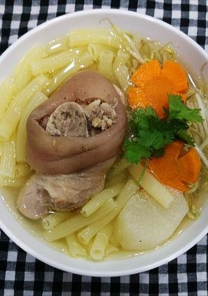 Hình của món Nui nấu giò heo.