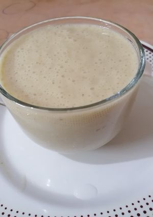 صورة لوصفة حليب الموز بالتمر لذيذ جداً وصحي🍌🍌😋😋