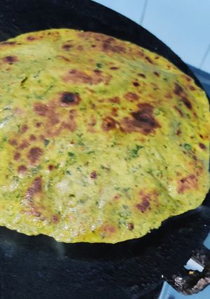 बथुआ आंवला का पराठा (Bathua amla ka paratha recipe in hindi) रेसिपी मुख्य फोटो