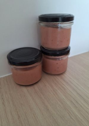 Une photo de Compote banane framboise