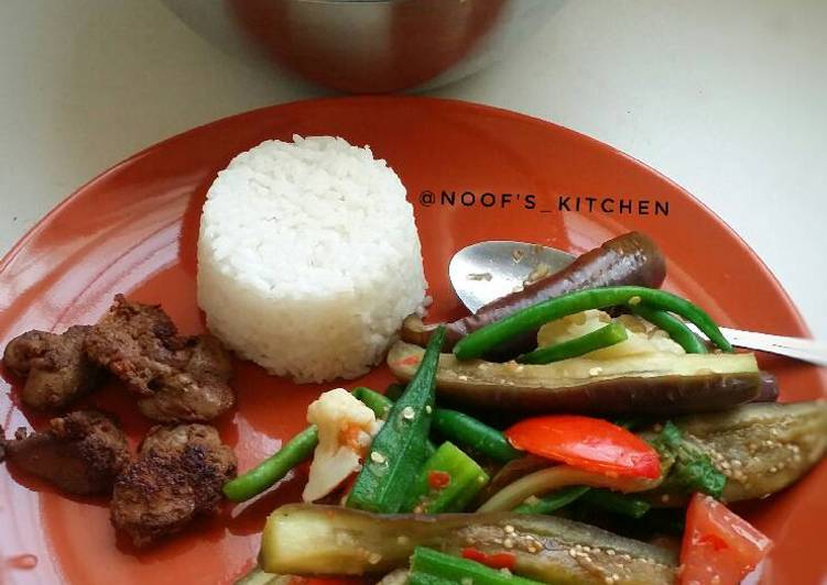 Sayur kukus bumbu "Prik Nam Pla" thailand