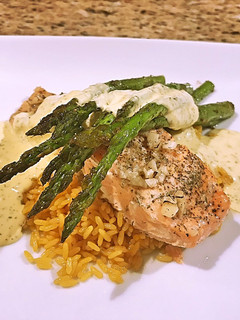 A picture of Salmon with asparagus and dill Béarnaise.