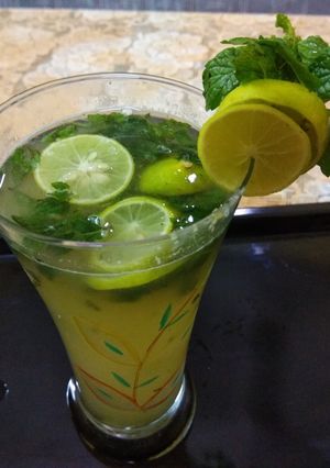 A picture of Lemon Mint Ginger Cooler.