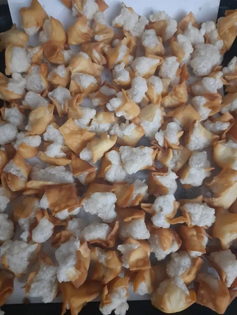 Cara Mudah Membuat Resep  Somai kering (soker) atau pangsit goreng isi tpg sagu yang Enak Banget, Enak Banget