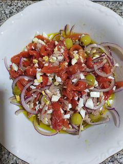 Una foto de Ensalada de pimientos rojos asados, tipo pipi-rana