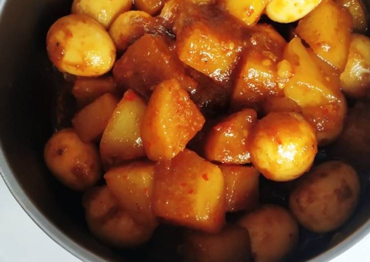 Resep Semur kentang &amp; telor puyuh yang Bikin Ngiler